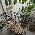 Modern & Comfy Apartment Rakowicka 6 Cracow By Renters